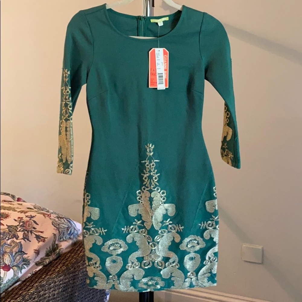 Gianni Bini body con with gold embroidery detail